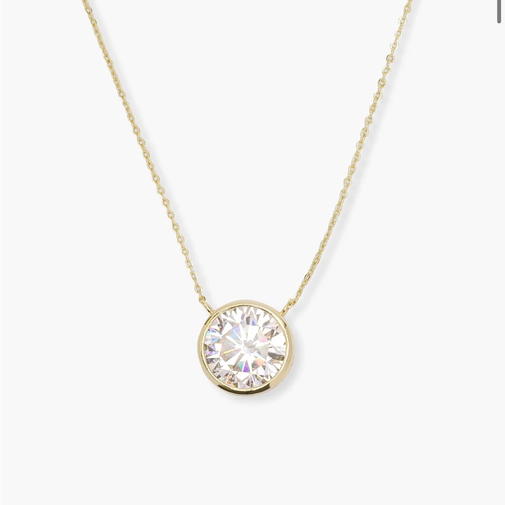 Melinda Maria Mama Baroness Pendant